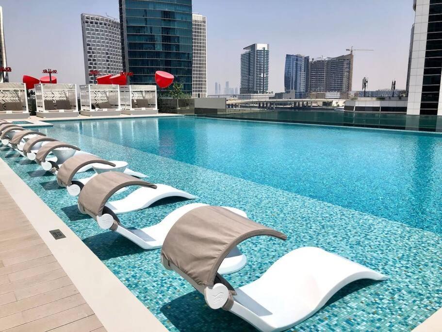 Urban King Bed With Burj Khalifa View & Dubai Mall Exterior foto